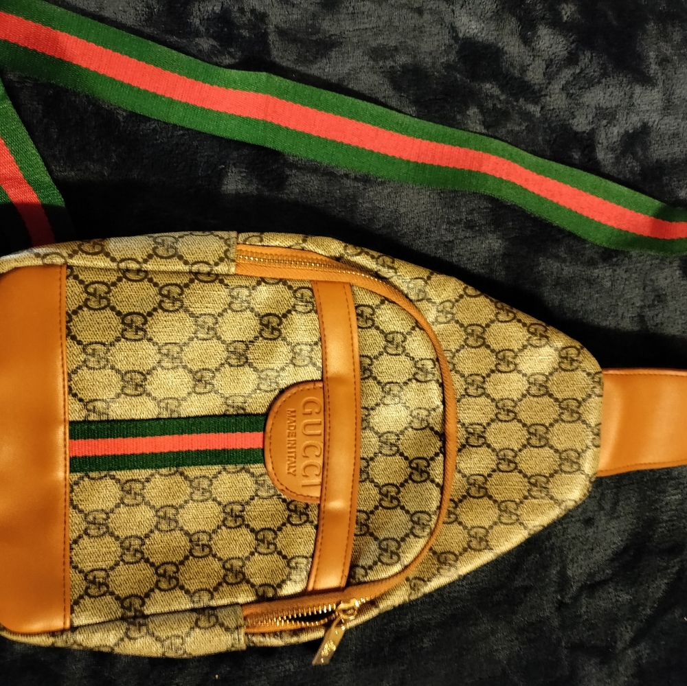 GUCCI Cross Shoulder Bag